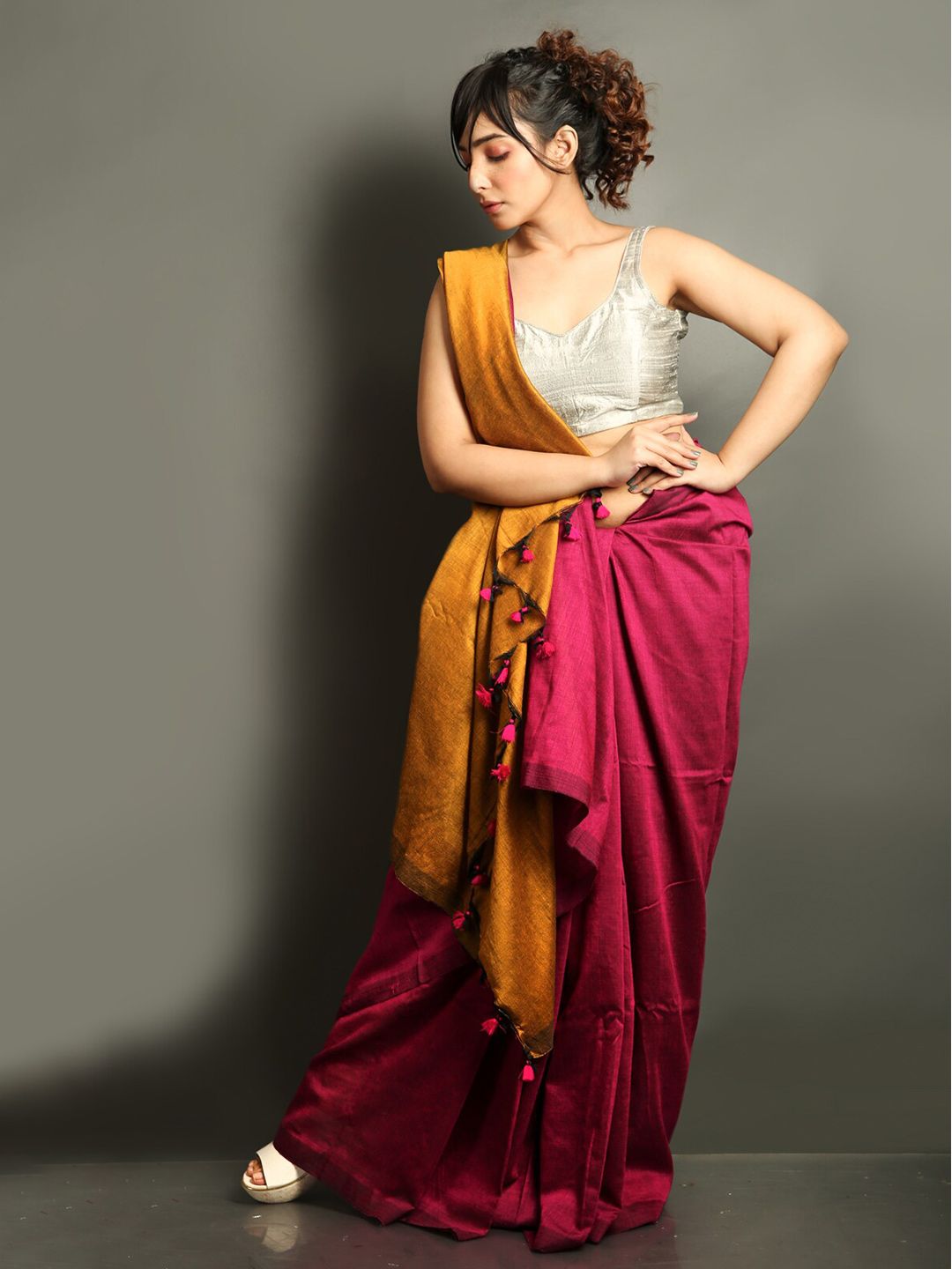 Charukriti Magenta & Mustard Solid Cotton Handloom Saree