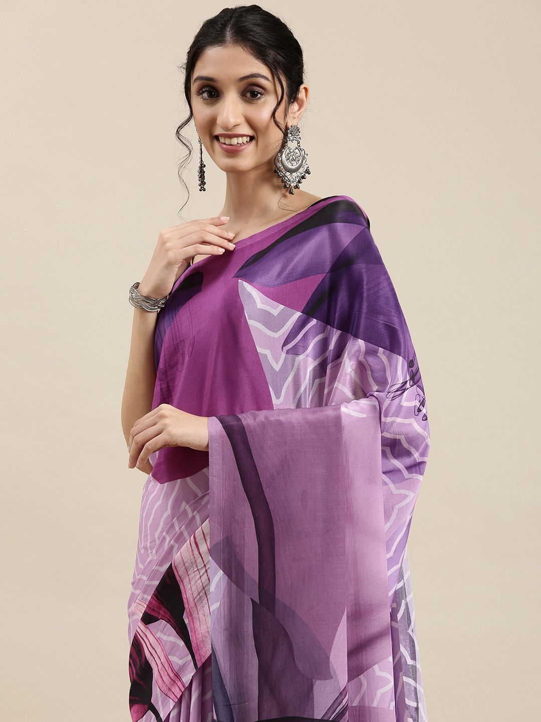 navyasa Purple & White Abstract Printed Saree Price in India
