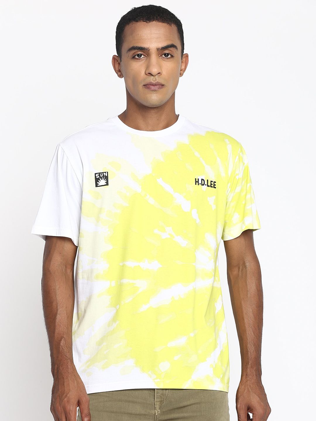 Buy Lee Men White & Yellow Graphic Printed T-shirt - Tshirts for