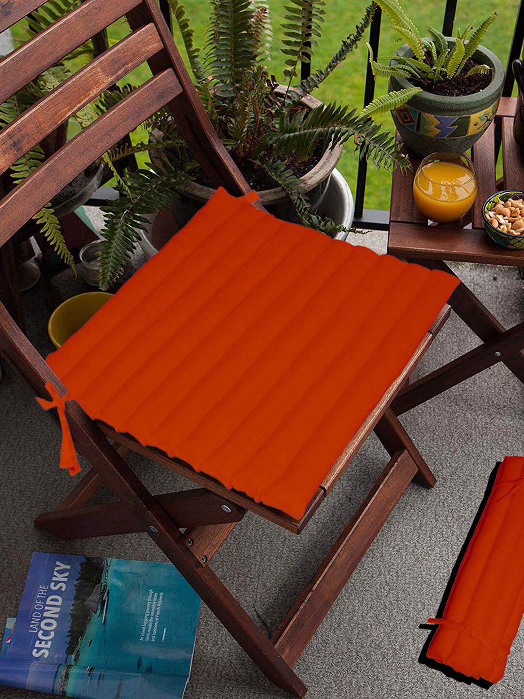 Lushomes Set Of 2 Red Solid Square Chair Pads Price in India