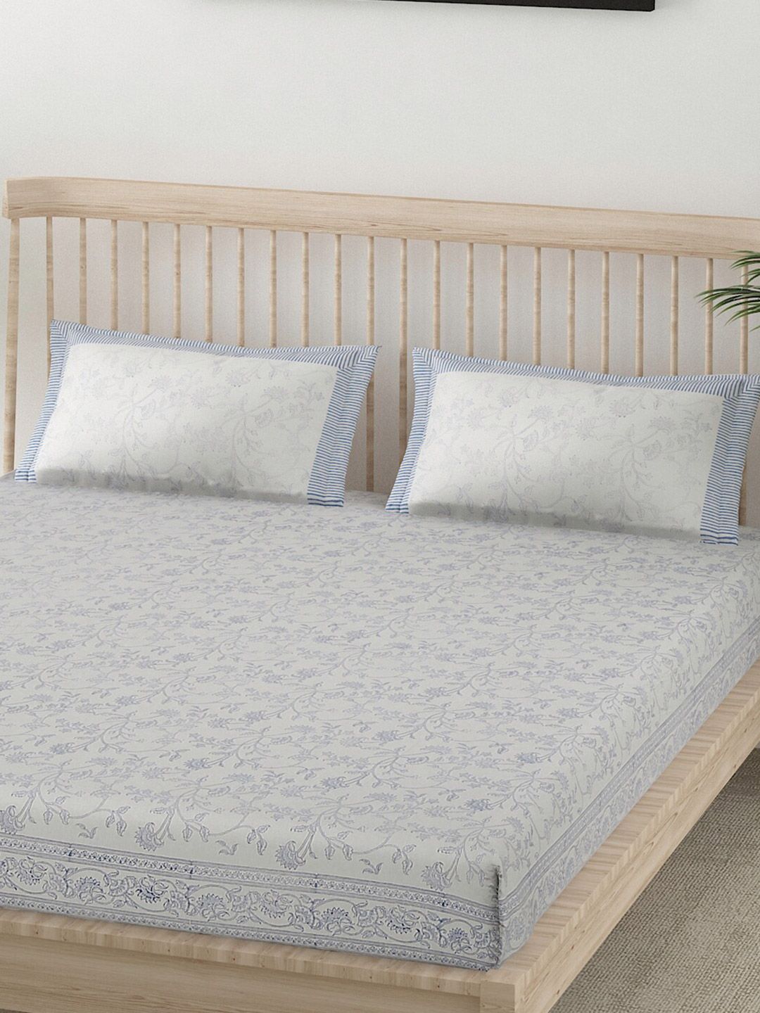 EK BY EKTA KAPOOR White & Blue Floral 120 TC King Bedsheet with 2 Pillow Covers Price in India