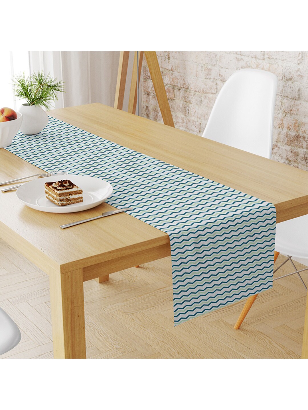 STYBUZZ White & Blue Geometric Printed Table Runner Price in India