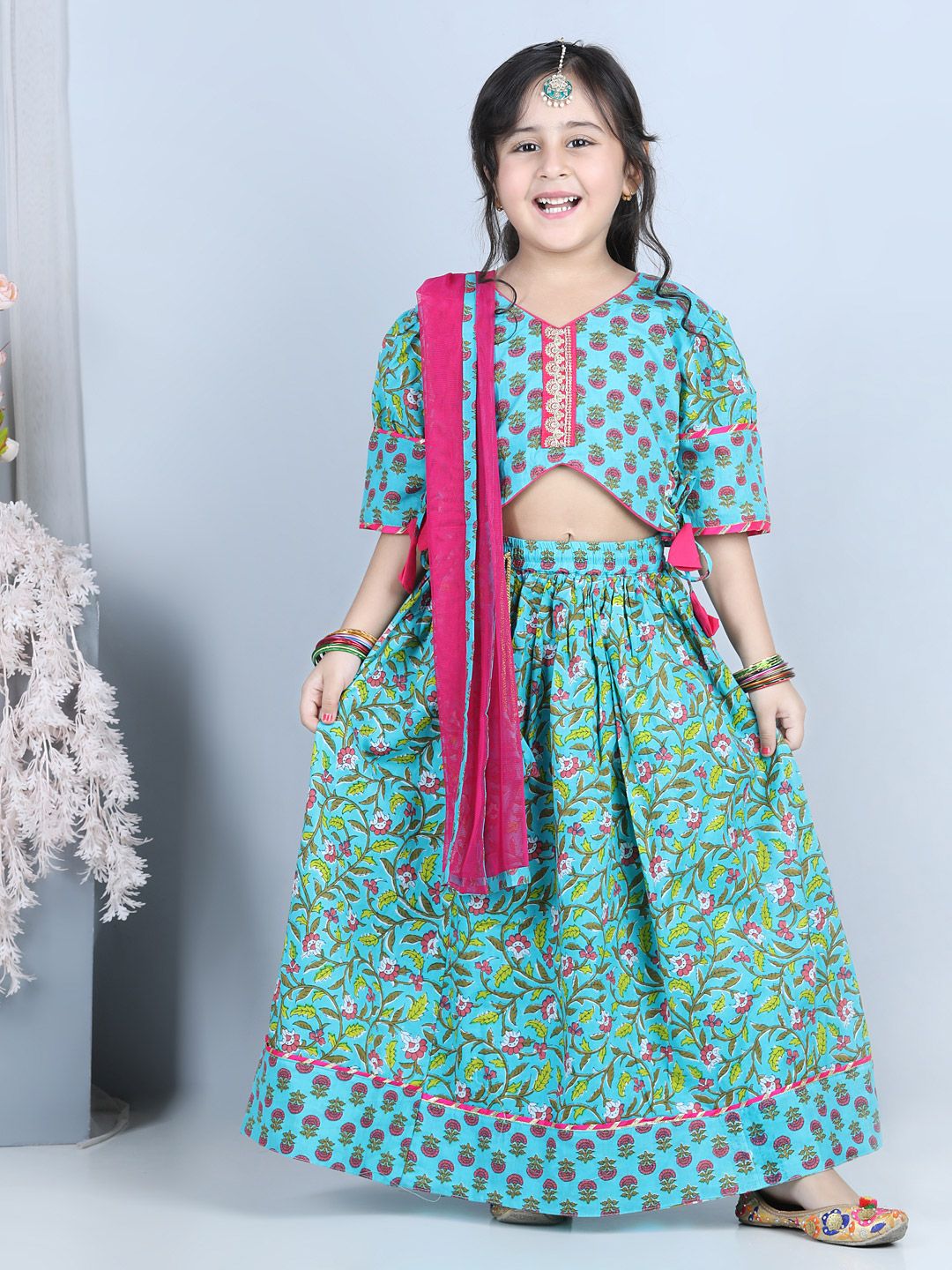 Kinder Kids Girls Blue & Pink Printed Block Print Ready to Wear Lehenga & Blouse With Dupatta