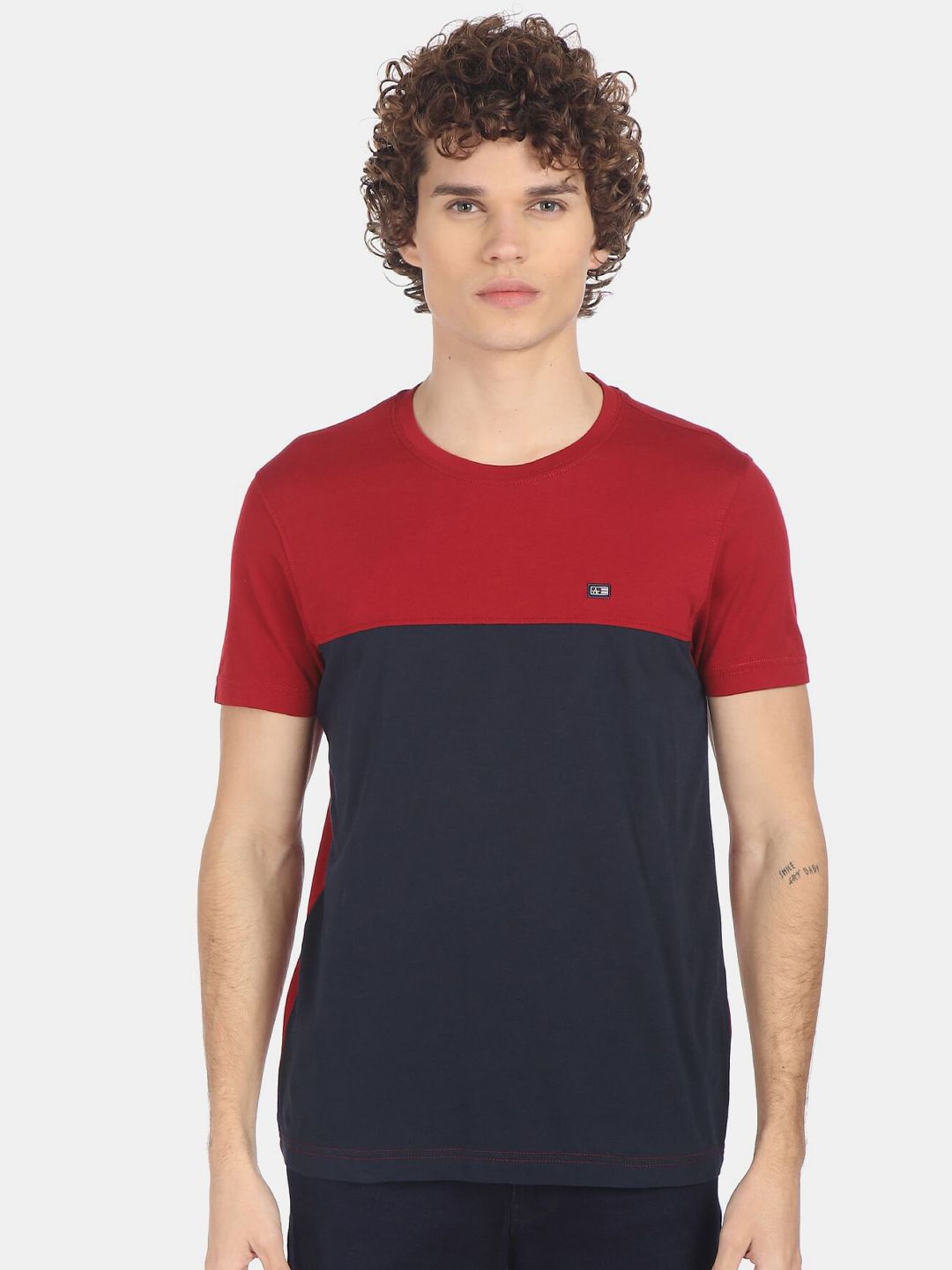 Arrow Men Blue Colourblocked Pockets T-shirt