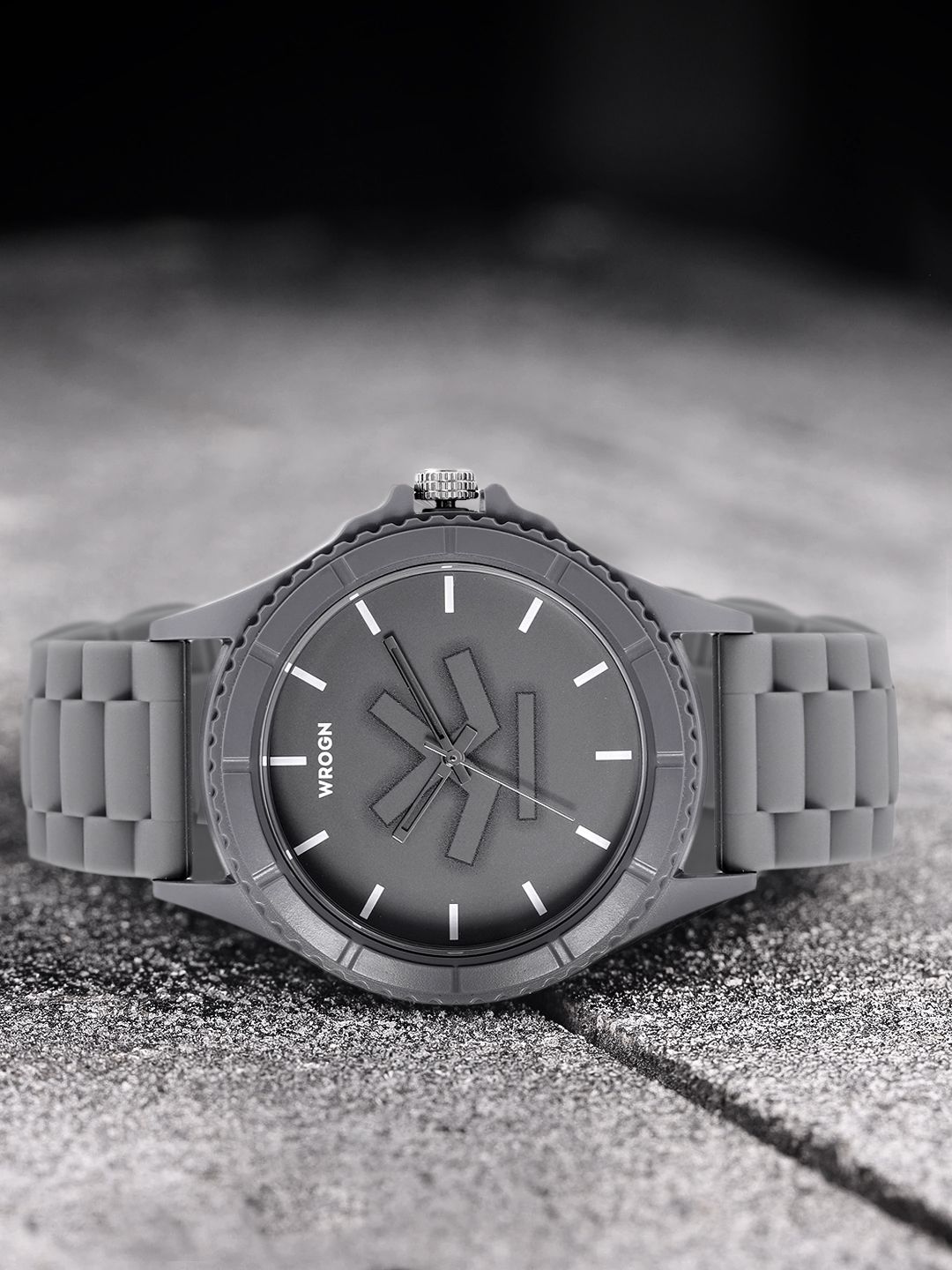 WROGN Men Grey Dial & Grey Straps Analogue Watch WRG00049E