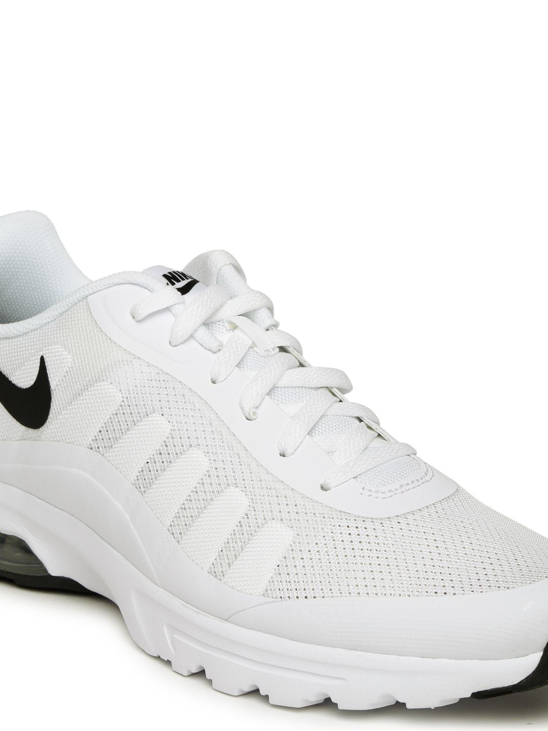 white nike air max invigor