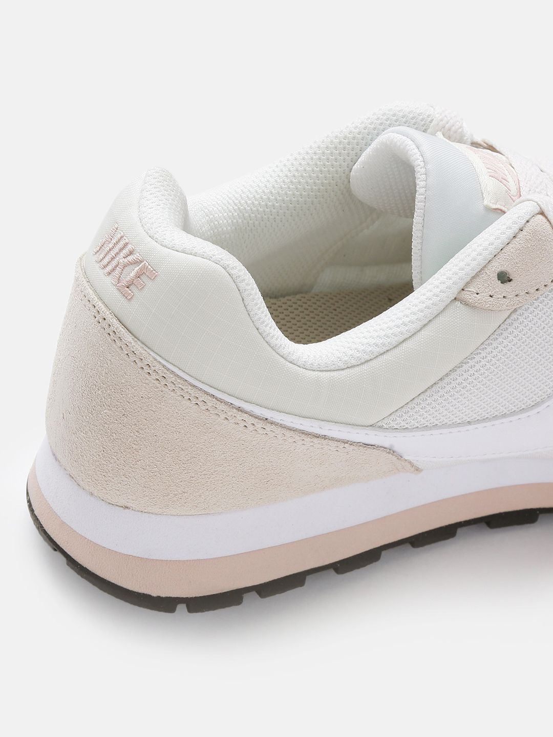 women's white nike runners