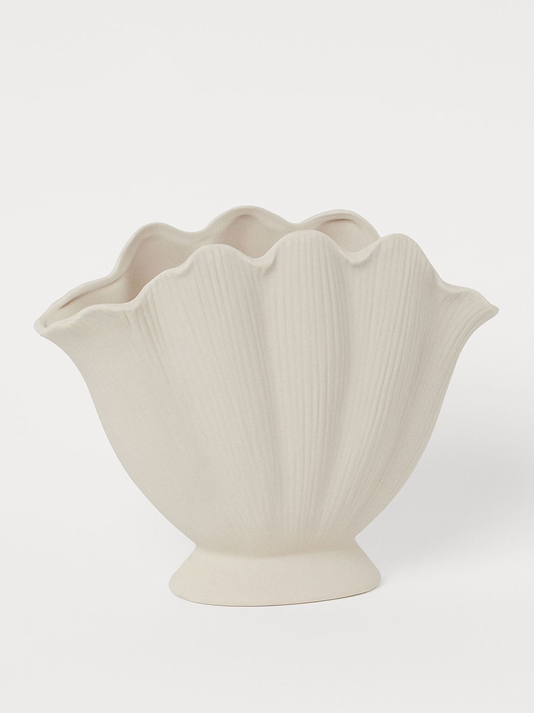 H&M Beige Shell-shaped Vase Price in India