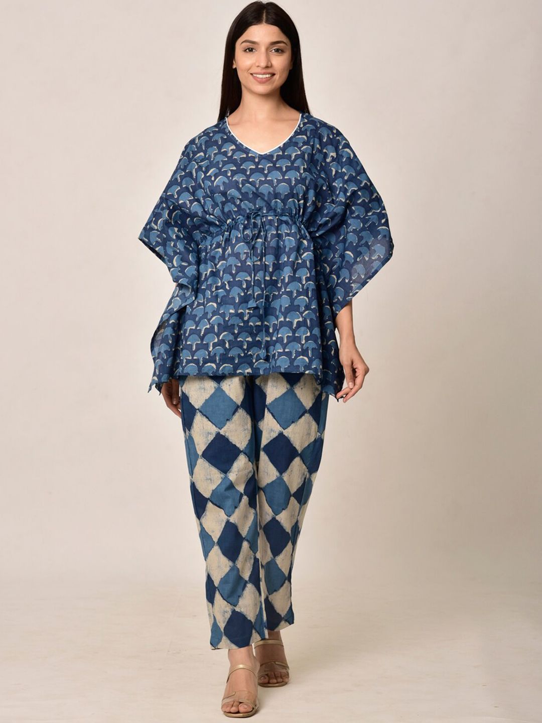 Ikk Kudi by Seerat Women Blue & Beige Printed Kaftan Pure Cotton Night suit