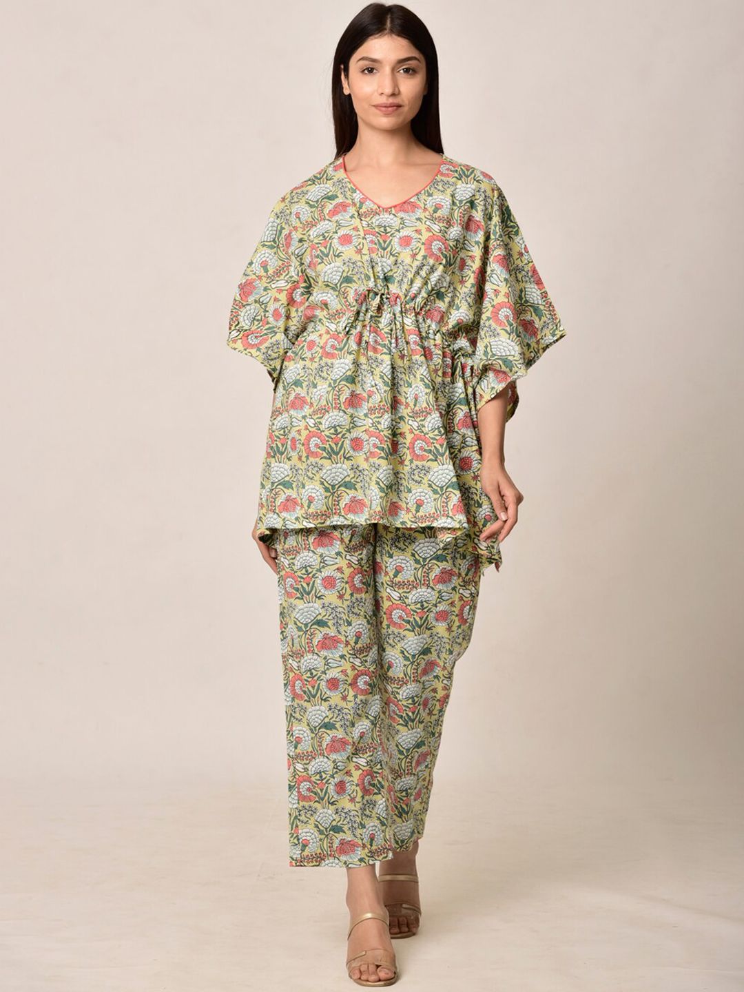 Ikk Kudi by Seerat Women Green & Pink Printed Pure Cotton Night suit Price in India