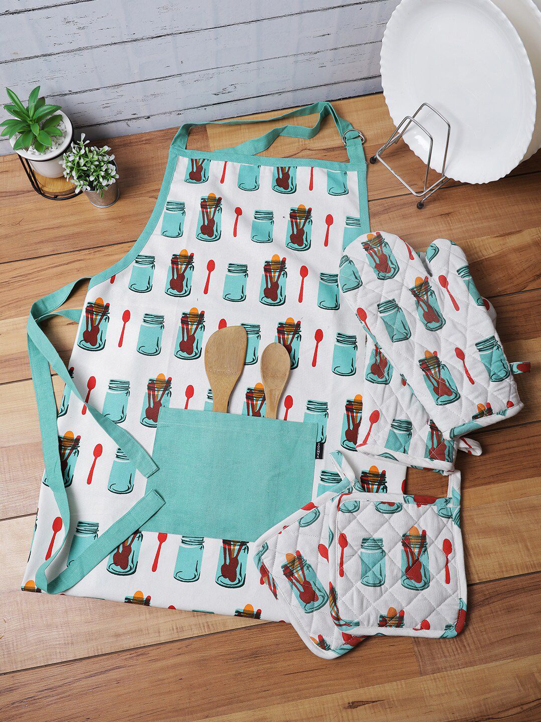 Soumya Turquoise Blue Printed Apron with 2 Heat Resistant Oven Gloves & Pot Holders Price in India