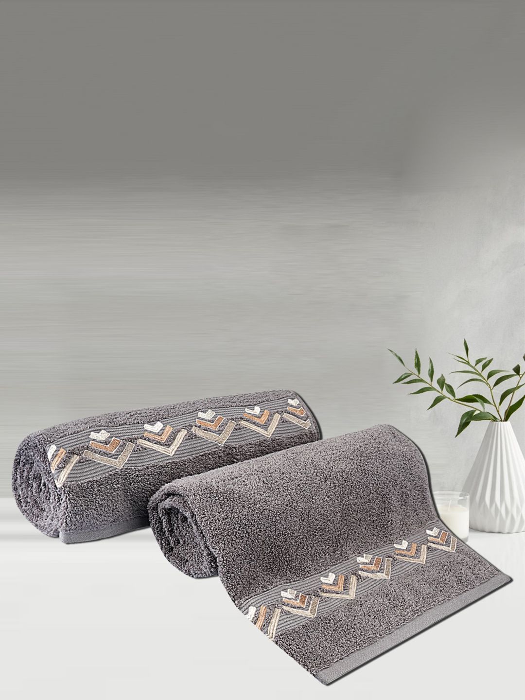 LUSH & BEYOND Set of 2 Grey & White Printed 500 GSM Pure Cotton Bath Towels Price in India