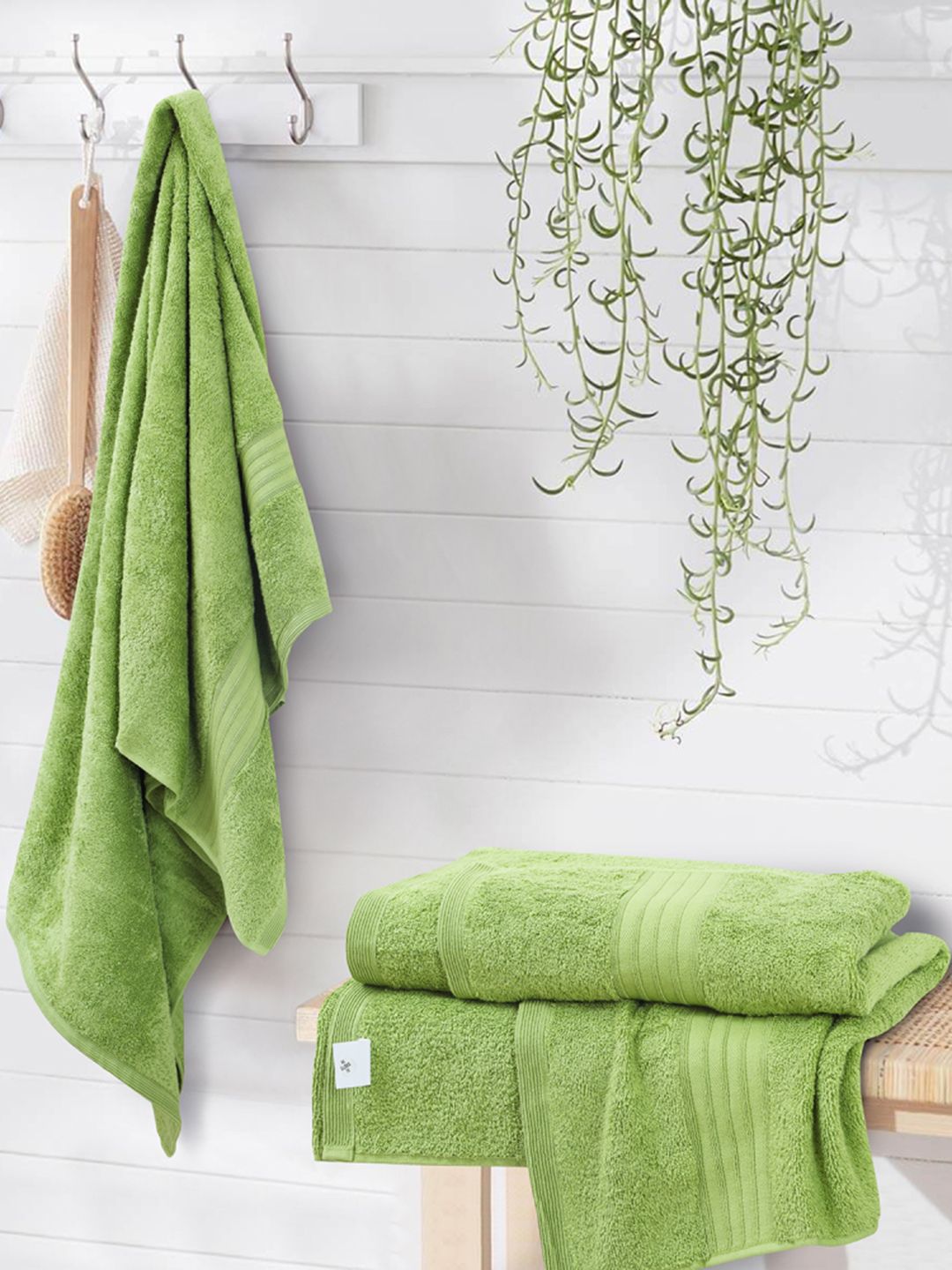 LUSH & BEYOND Set Of 2 Lime Green Pure Cotton 500 GSM Bath Towels Price in India