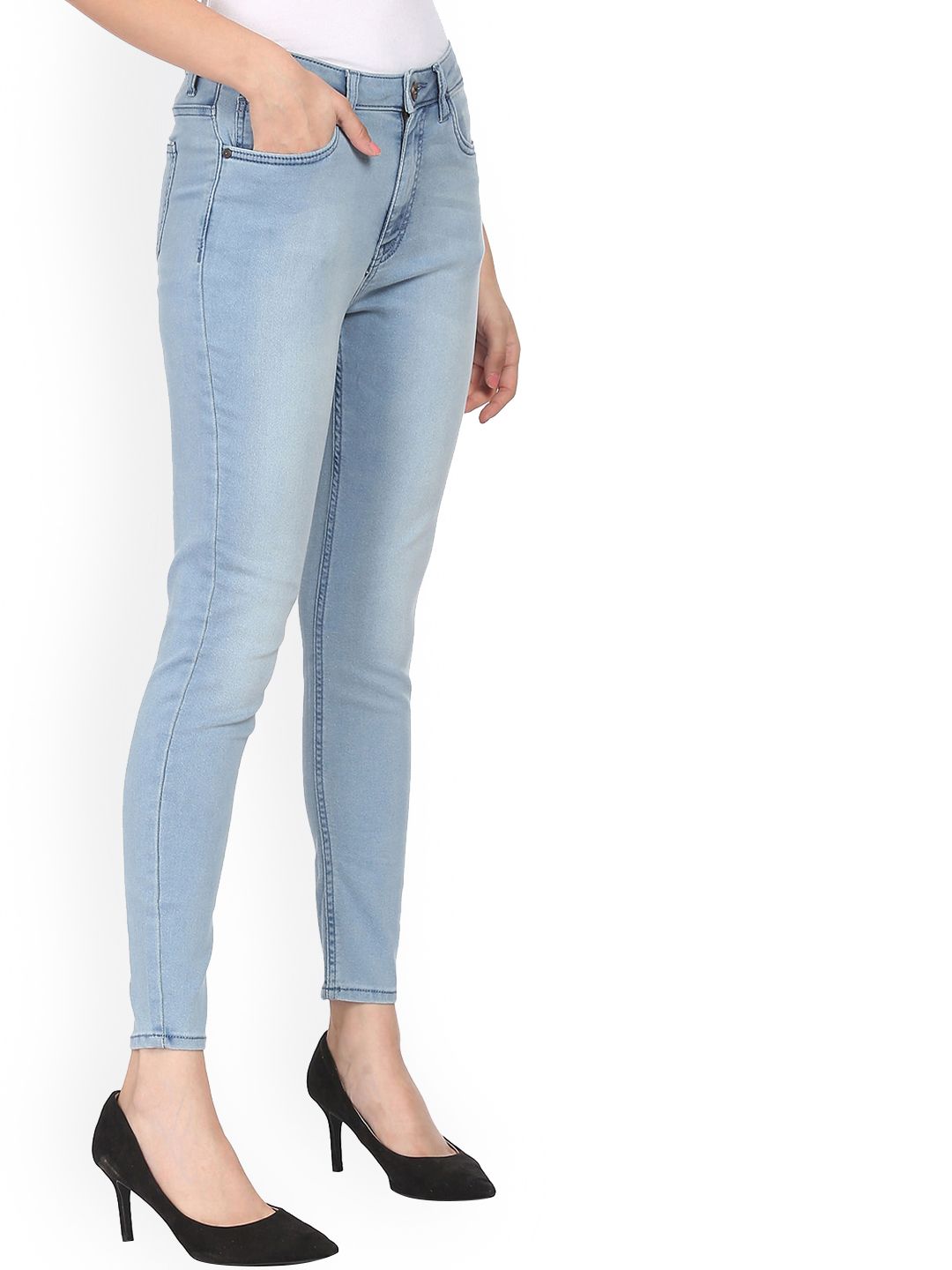 Sugr Women Blue Light Fade Mid Rise Stone Wash Jeans Price in India