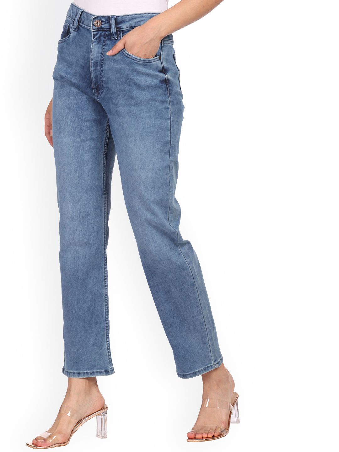 Sugr Women Blue Light Fade Cropped Jeans Price in India