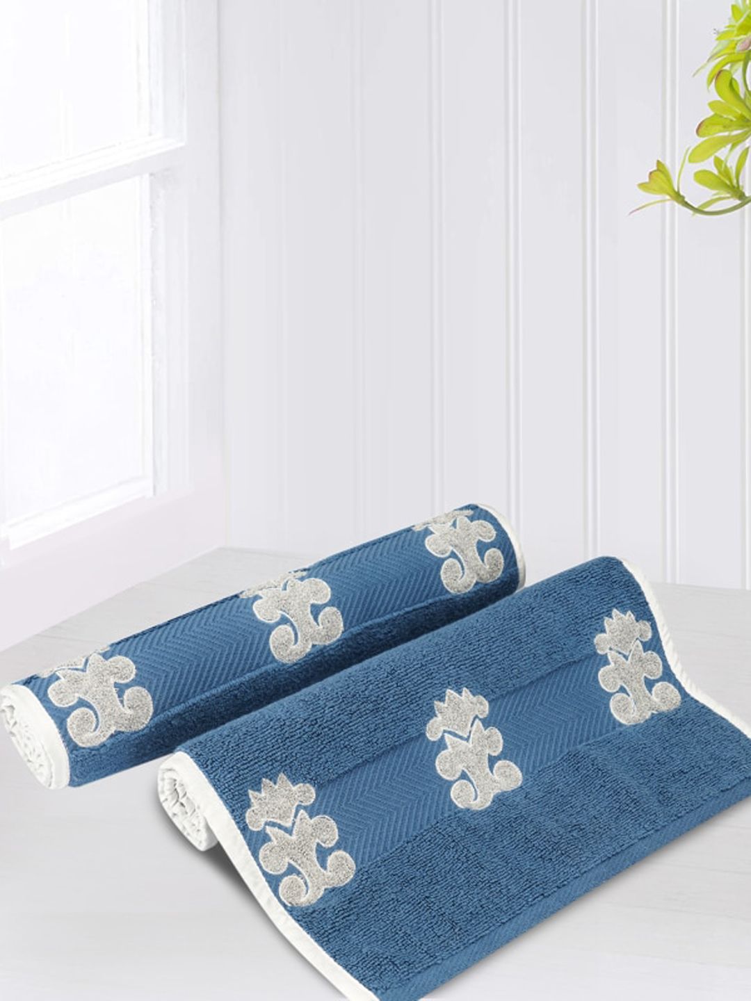 LUSH & BEYOND Set Of 2 Solid Cotton 500 GSM Hand Towels Price in India