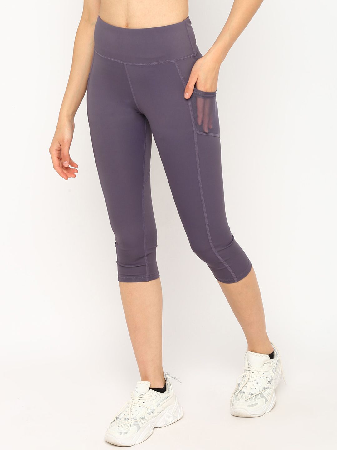 JerfSports Women Purple Solid Three Quarter Tights Price in India