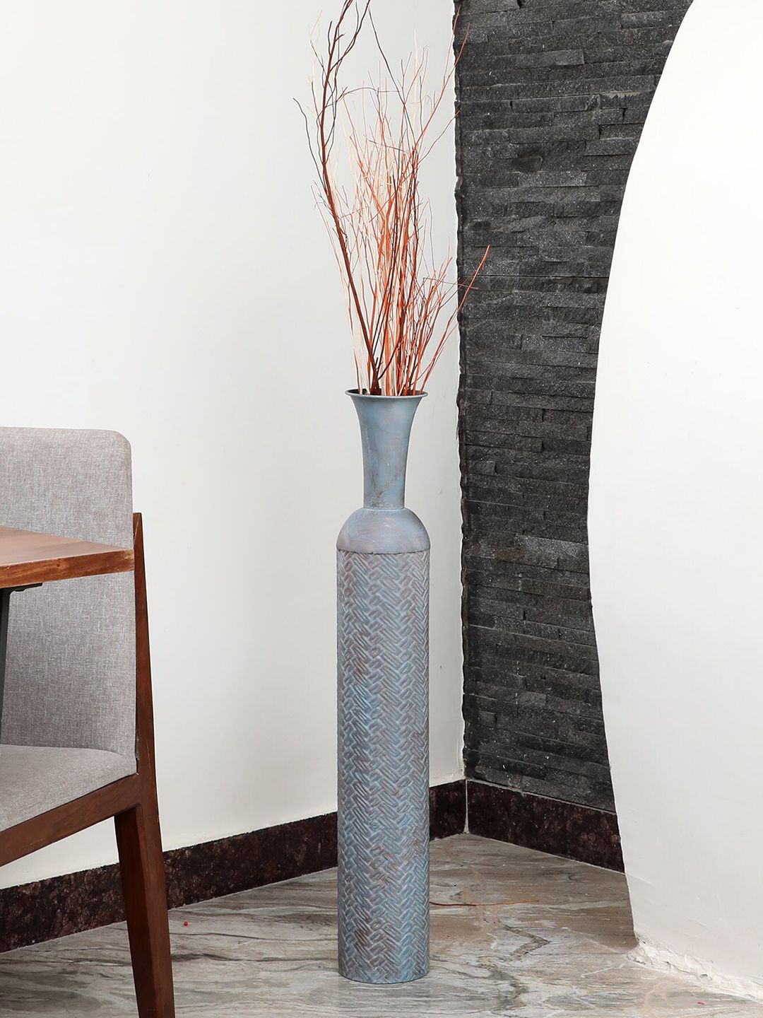 vedas Metallic-Toned & Blue Textured Metal Vase Price in India