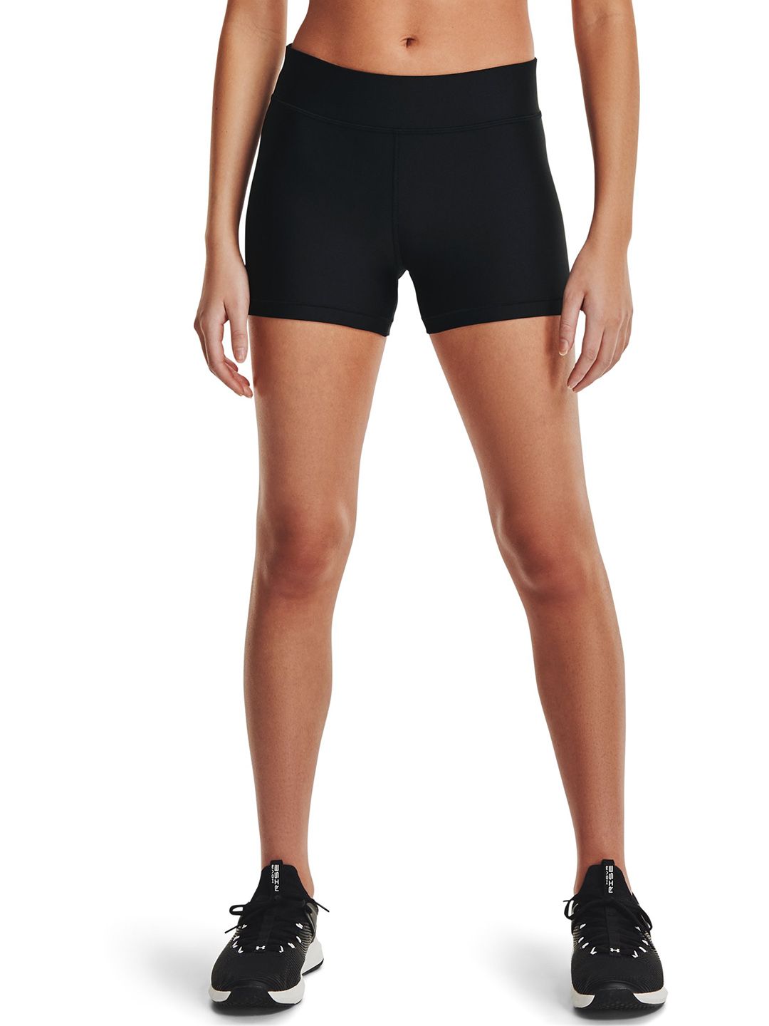 UNDER ARMOUR Women Black HeatGear Skinny Fit Gym Sports Shorts Price in India