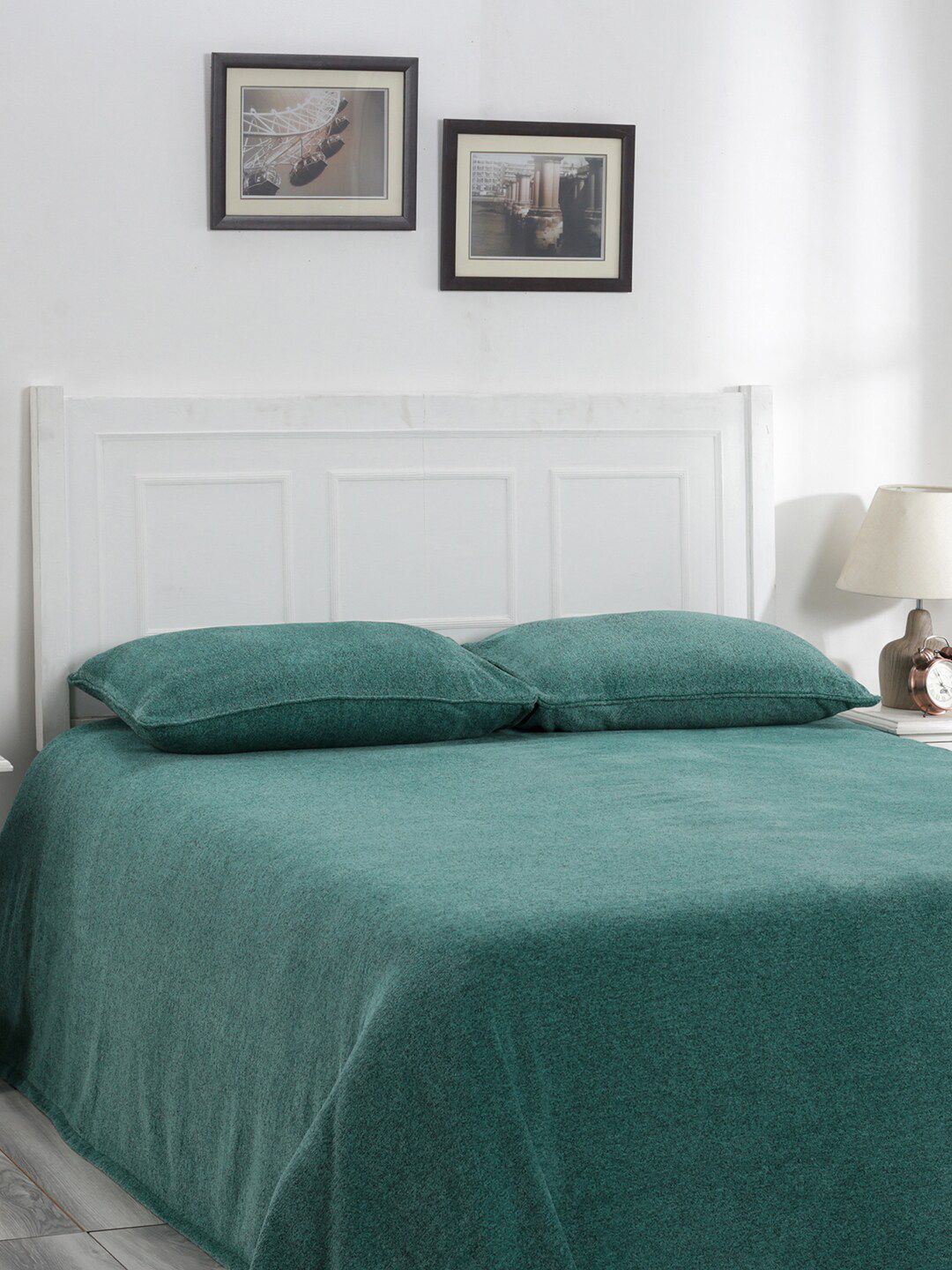 MASPAR Green Solid 310 GSM Double Queen Bed Cover Price in India