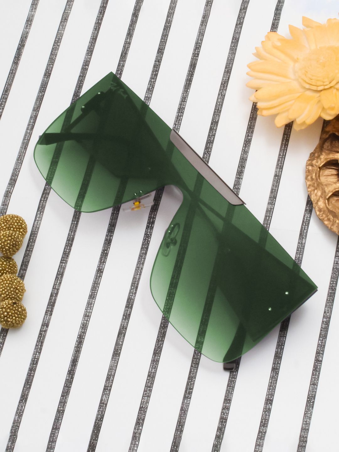 Ted Smith Unisex Green Lens & Gunmetal-Toned UV Protected Shield Sunglasses BISON_C1