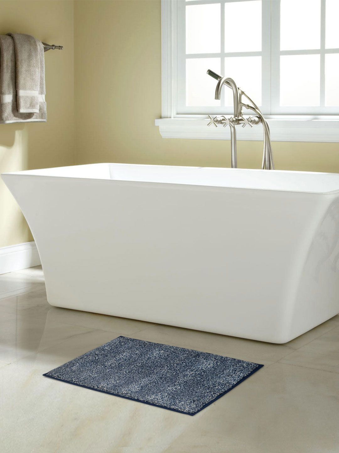 Athome by Nilkamal Blue &  White Solid Bath Rug Price in India