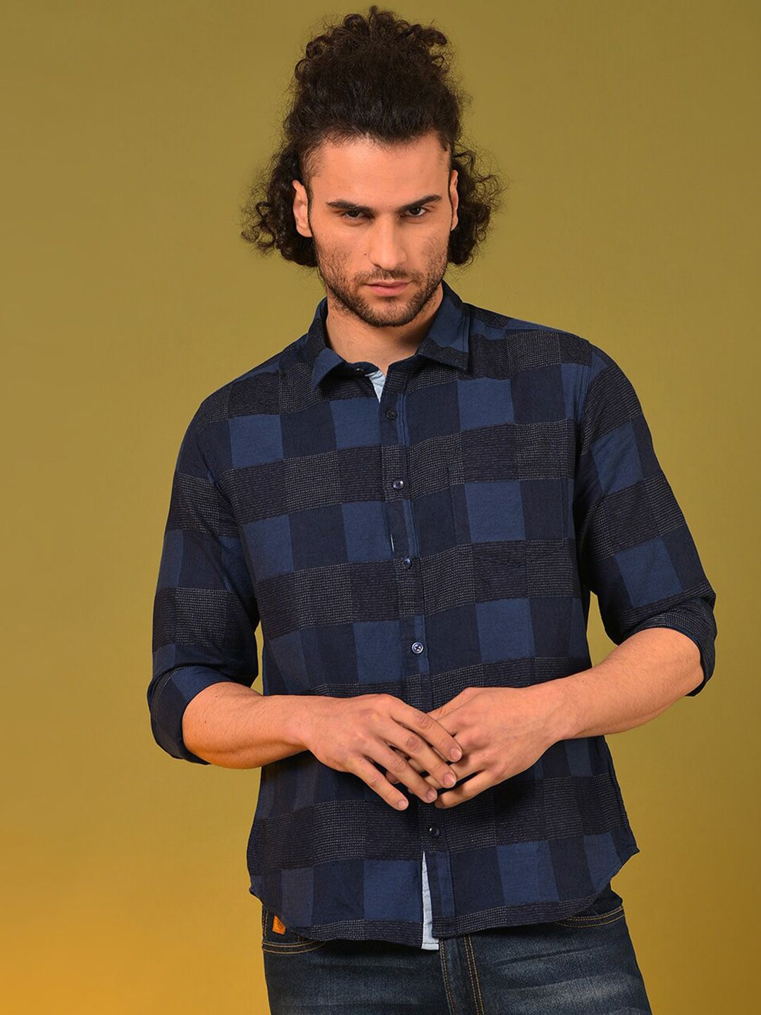 CAHOOT Men Navy Blue Classic Checked Casual Shirt
