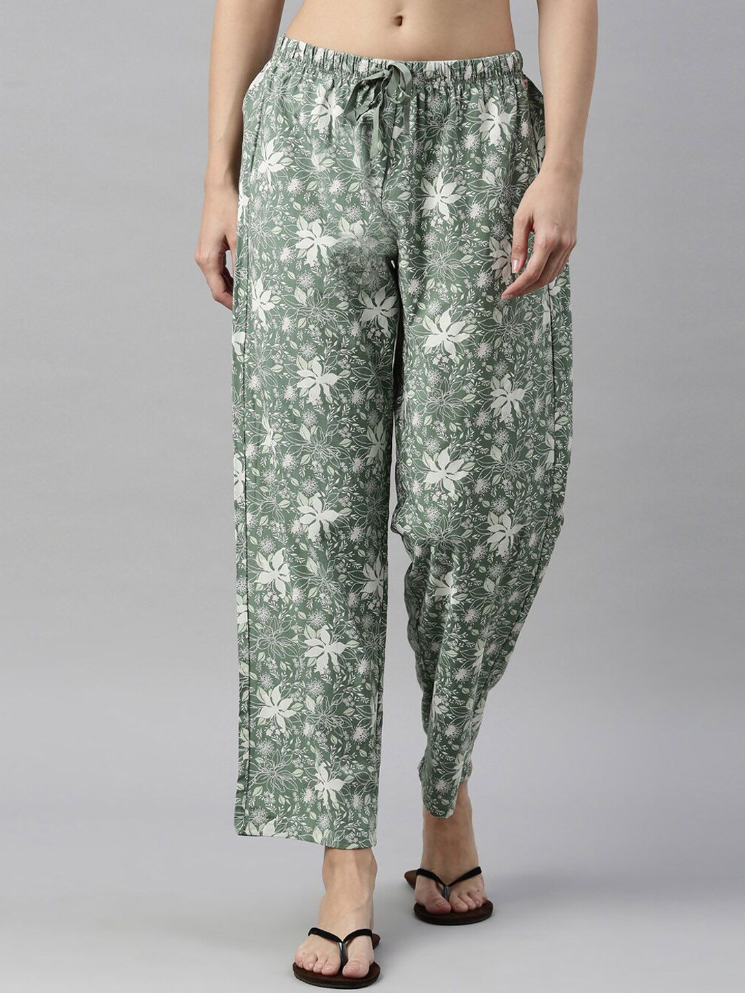 Enamor Women Green & White Floral Printed Relaxed-Fit Lounge Pants Price in India