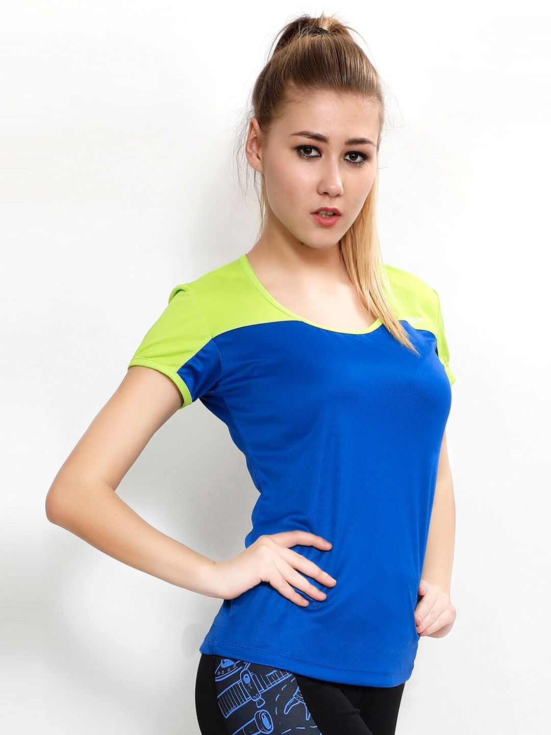 Yogue Activewear Women Blue & Fluorescent Green Colourblocked Running T-shirt Price in India