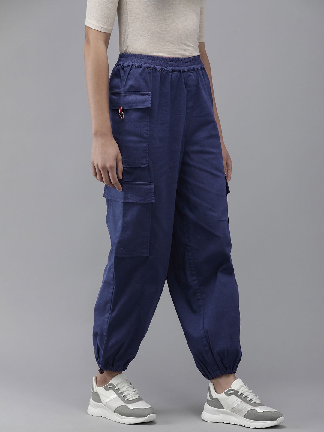 The Roadster Lifestyle Co. Women Solid Jogger Trousers With Pocket Detailing Price in India