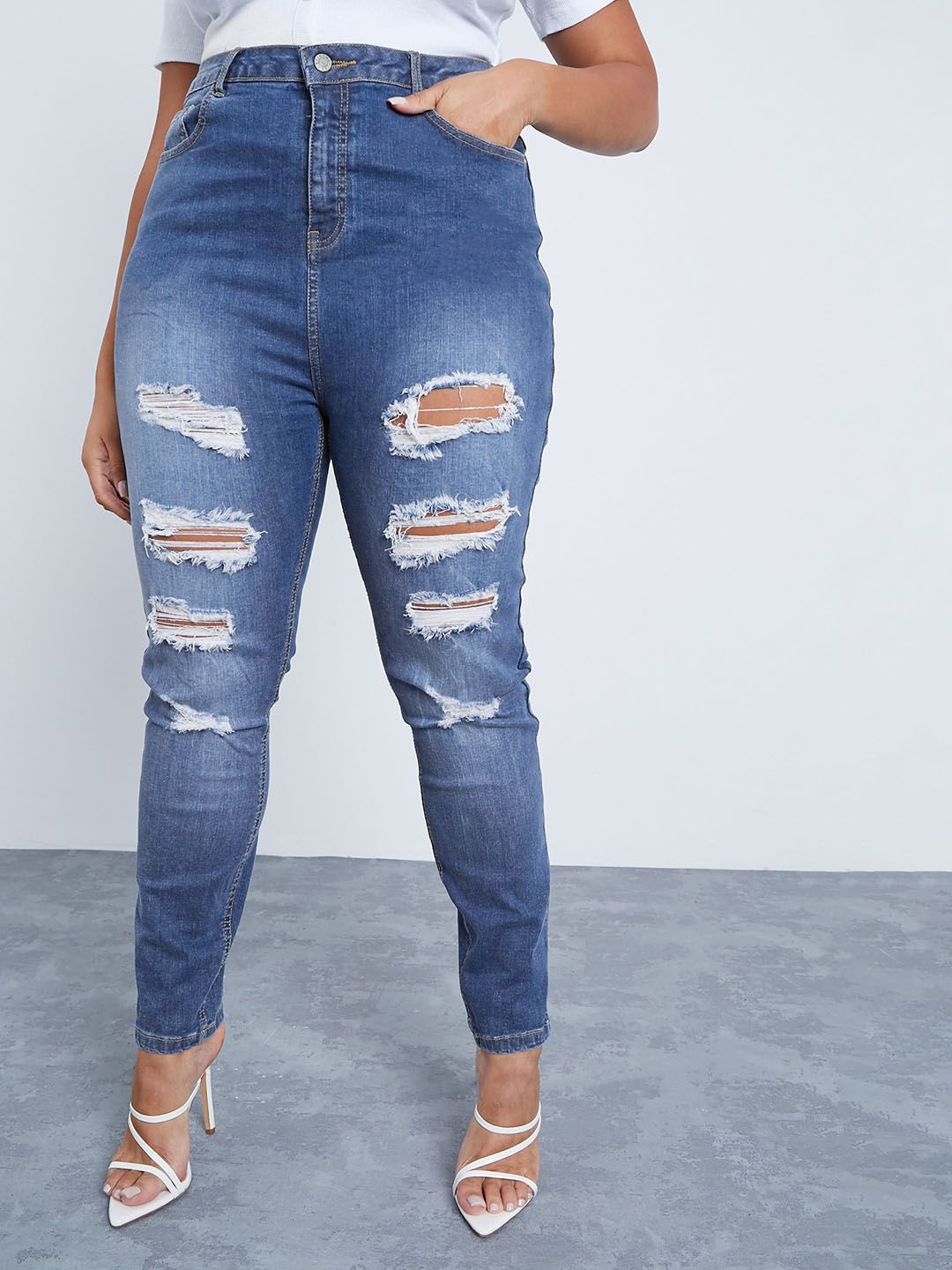 I Saw It First Women Blue Highly Distressed Light Fade Skinny Fit Stretchable Jeans Price in India