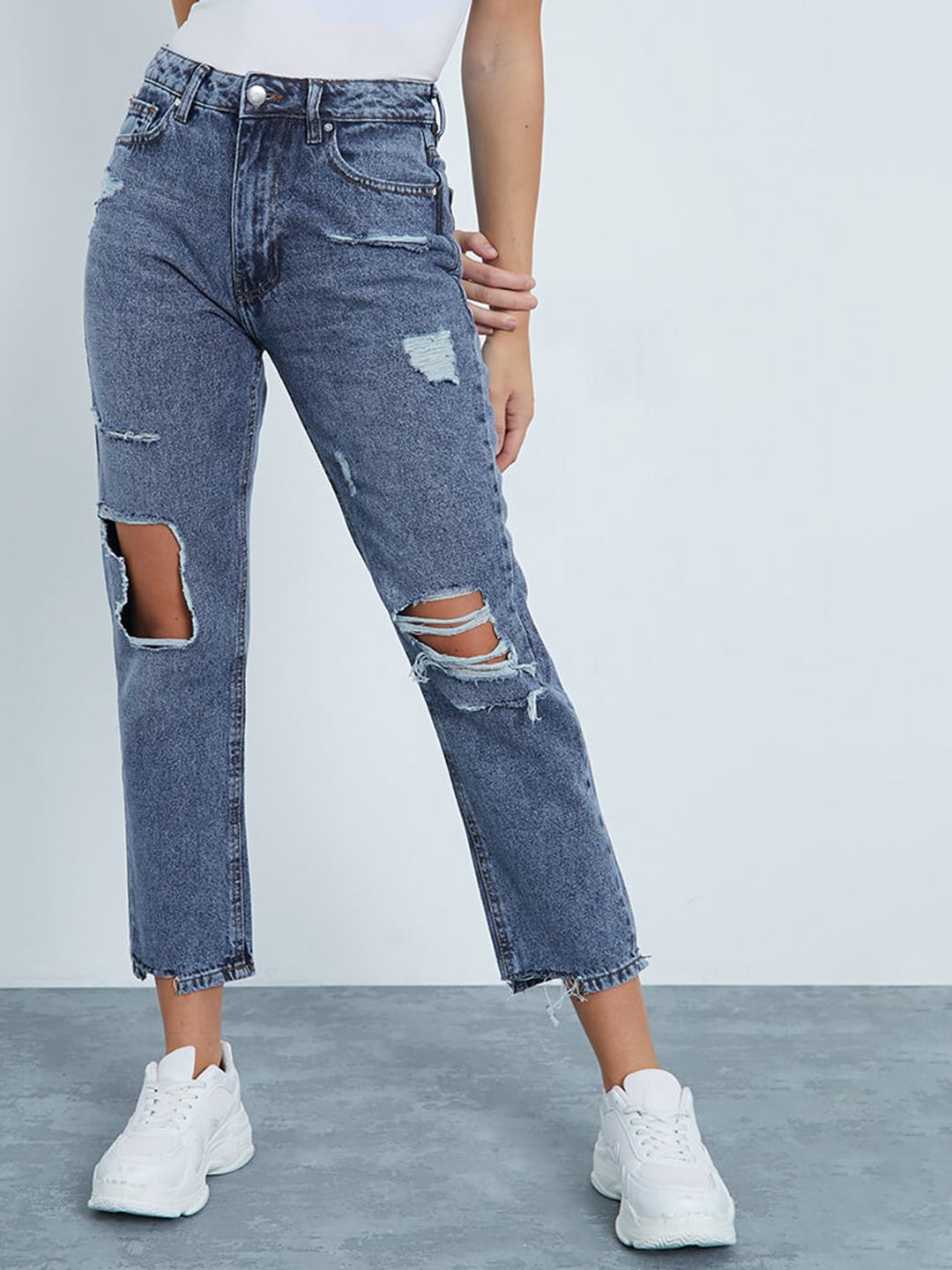 I Saw It First Women Blue Mid Wash Torn Hem Ripped Pure Cotton Mom Fit Jeans Price in India