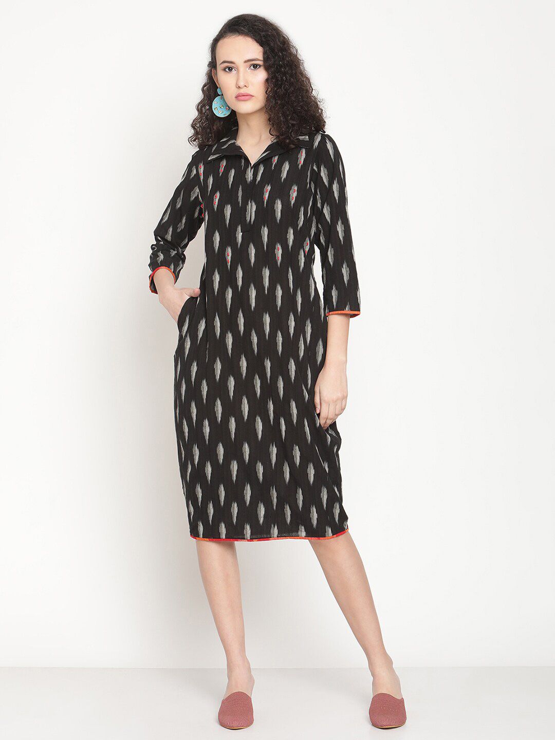 Abhishti Black Printed Sheath Midi Dress Price in India