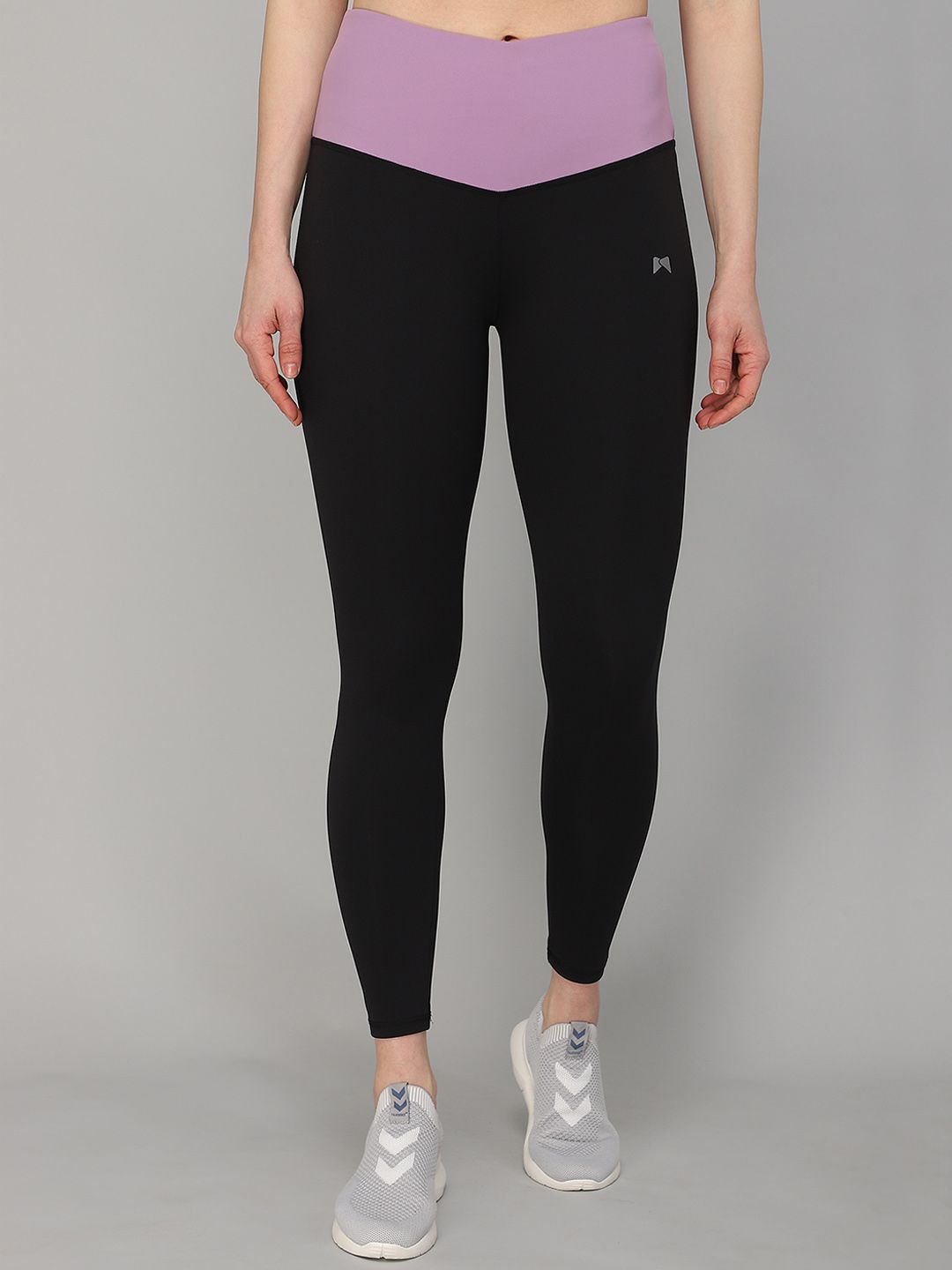 MUSCLE TORQUE Women Black & Purple Solid Bone-Dry Training Tights Price in India