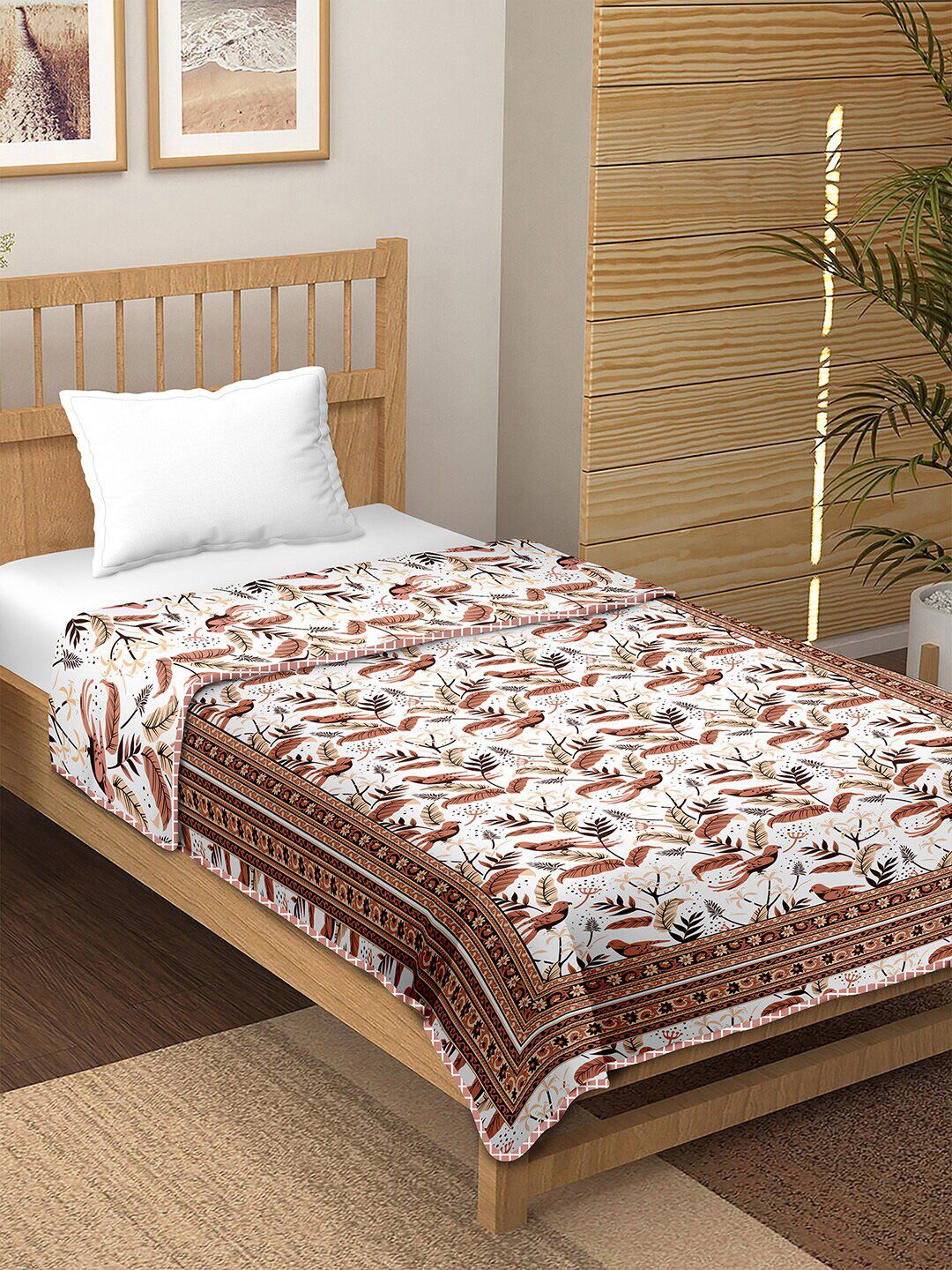 BELLA CASA Rust & White Geometric AC Room 150 GSM Reversible Single Bed Dohar Price in India