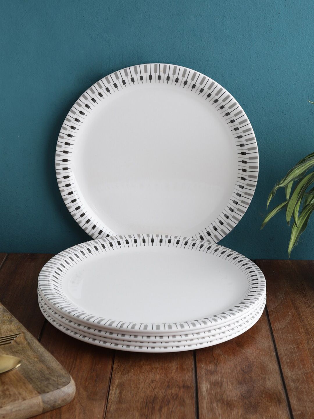 Servewell White & Black 6 Pieces Geometric Printed Melamine Glossy Dinner Plates Price in India