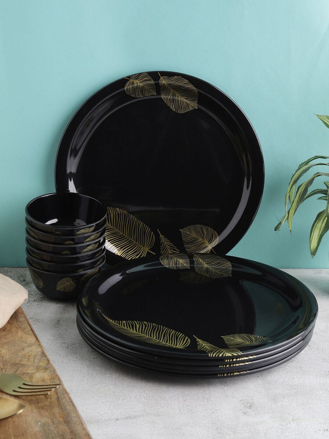 Servewell Set Of 12 Black Stain Resistant Melamine Dinner Set Price in India