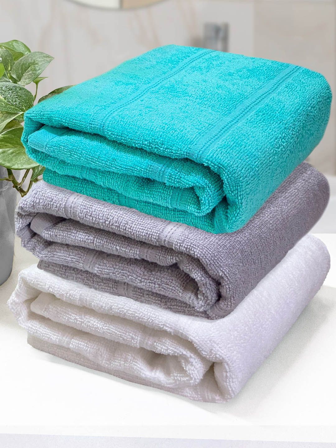 Heelium Pack Of 3 250 GSM Bamboo Bath Towels Price in India