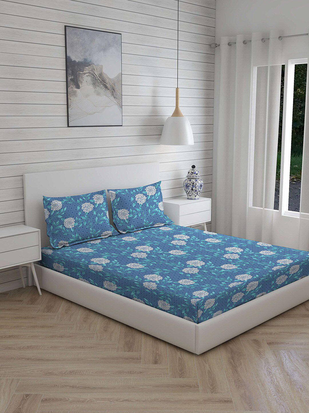 Layers Blue Floral 230 TC King Bedsheet With 2 Pillow Covers Price in India