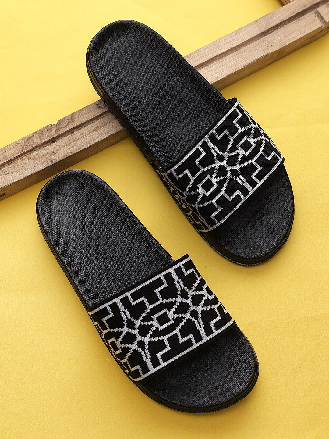 Pampy Angel Women Black & White Printed Rubber Sliders Price in India