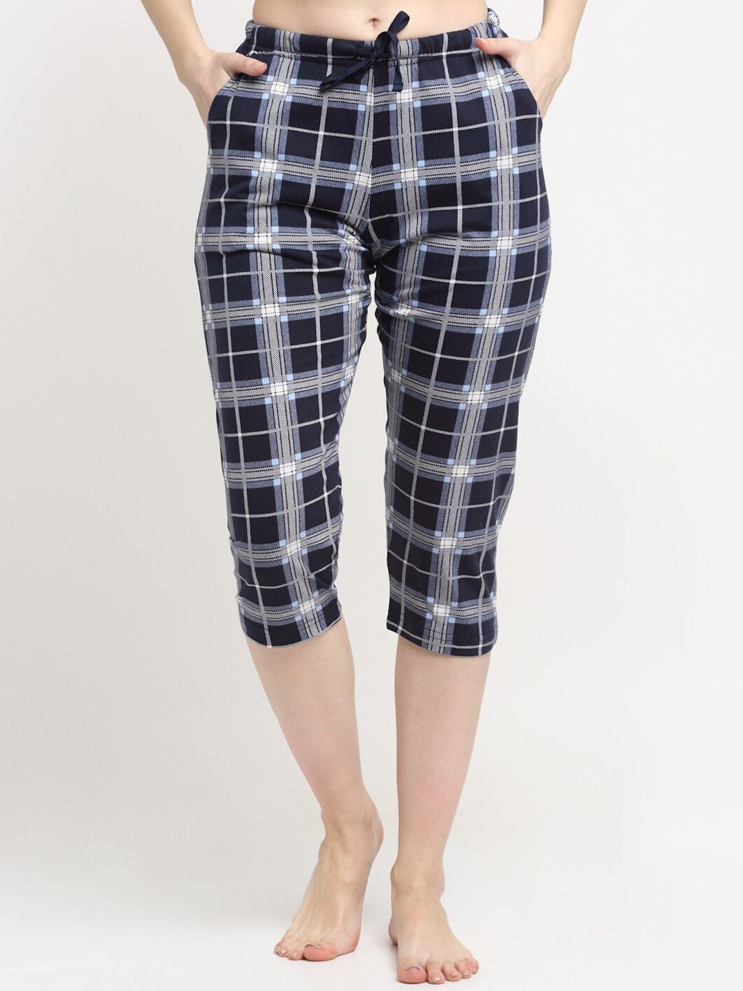 Kanvin Women Navy Blue & Grey Checked Pure Cotton Capri Lounge Pants Price in India