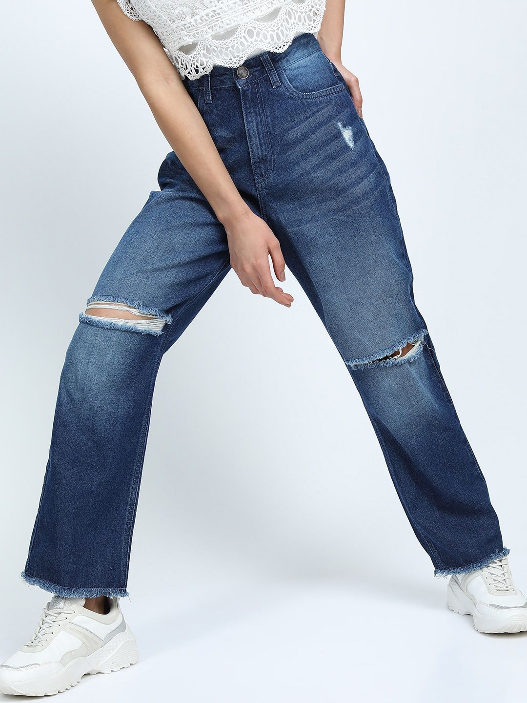 Tokyo Talkies Women Blue Straight Fit Slash Knee Light Fade Jeans Price in India