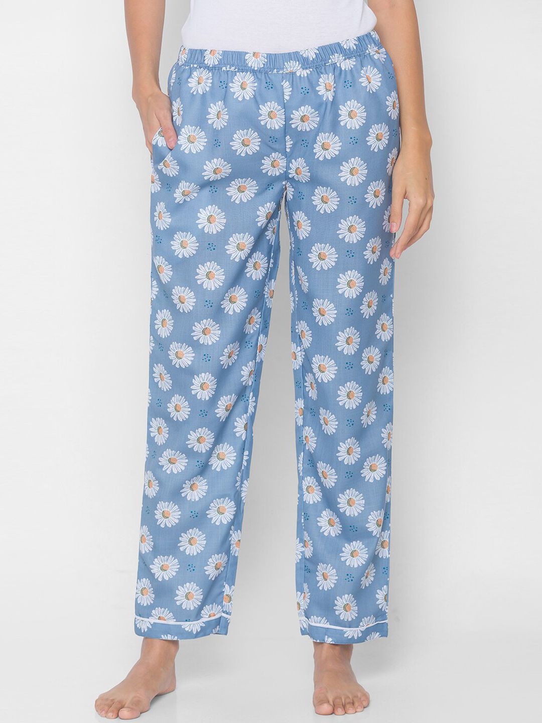 NOIRA Women Blue & White Floral Printed Mid-Rise Cotton Lounge Pants Price in India