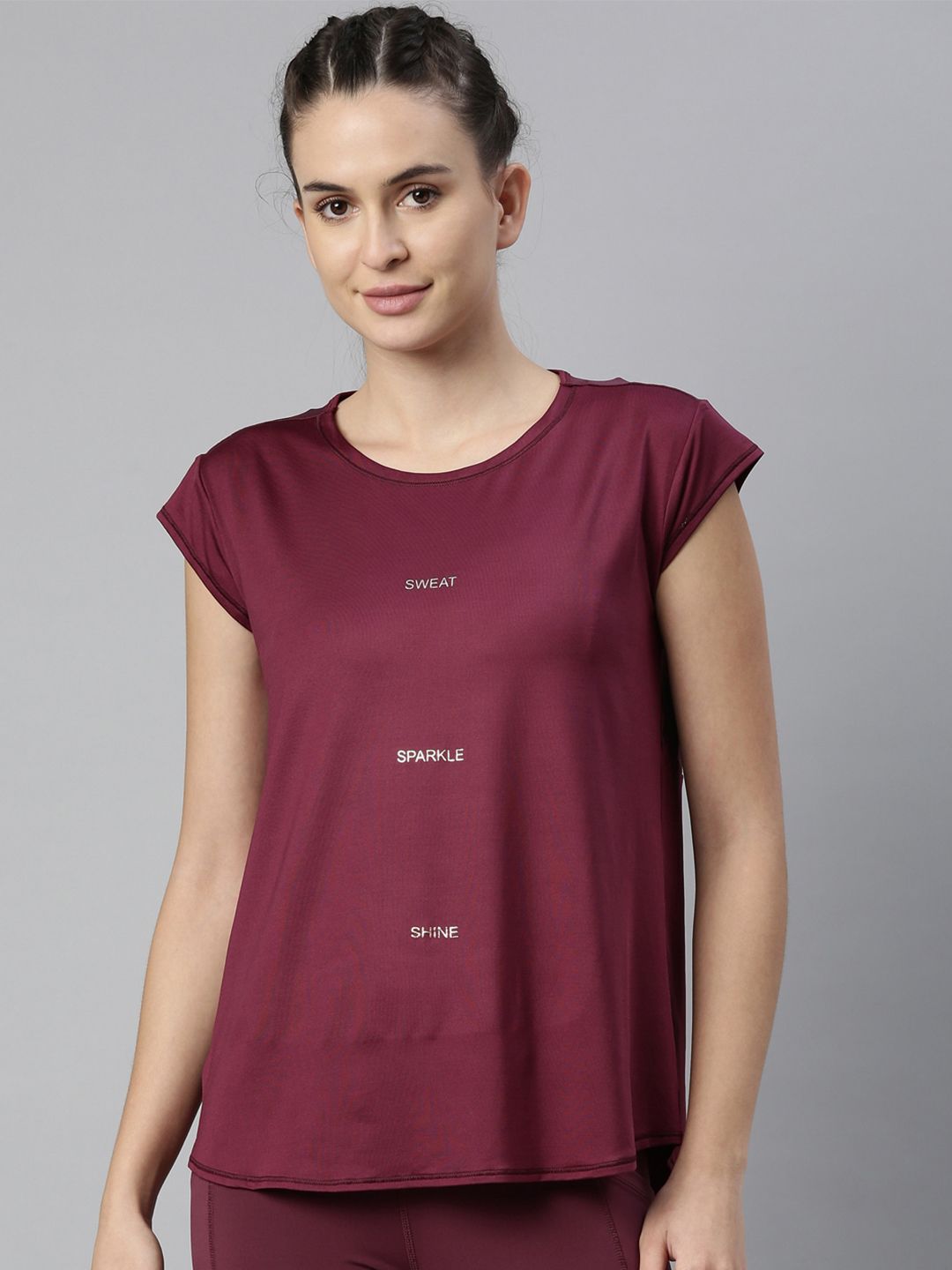 Enamor Women Maroon Typography Printed Antimicrobial Training or Gym T-shirt Price in India