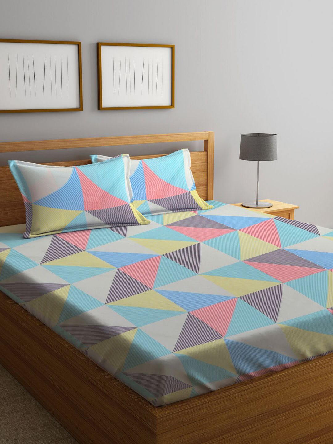 KLOTTHE Multi Geometric 210 TC King Double Bedsheet with 2 Pillow Covers Price in India