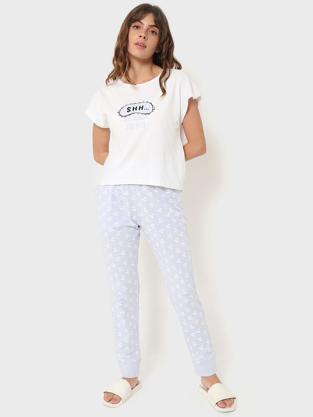 Bewakoof Women White & Blue Printed Cotton Night Suit