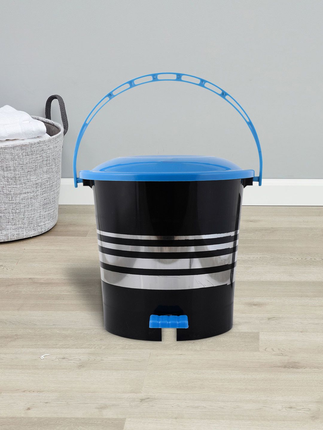 Kuber Industries Set Of 2 Black & Blue Solid Pedal Dustbins With Handle Price in India