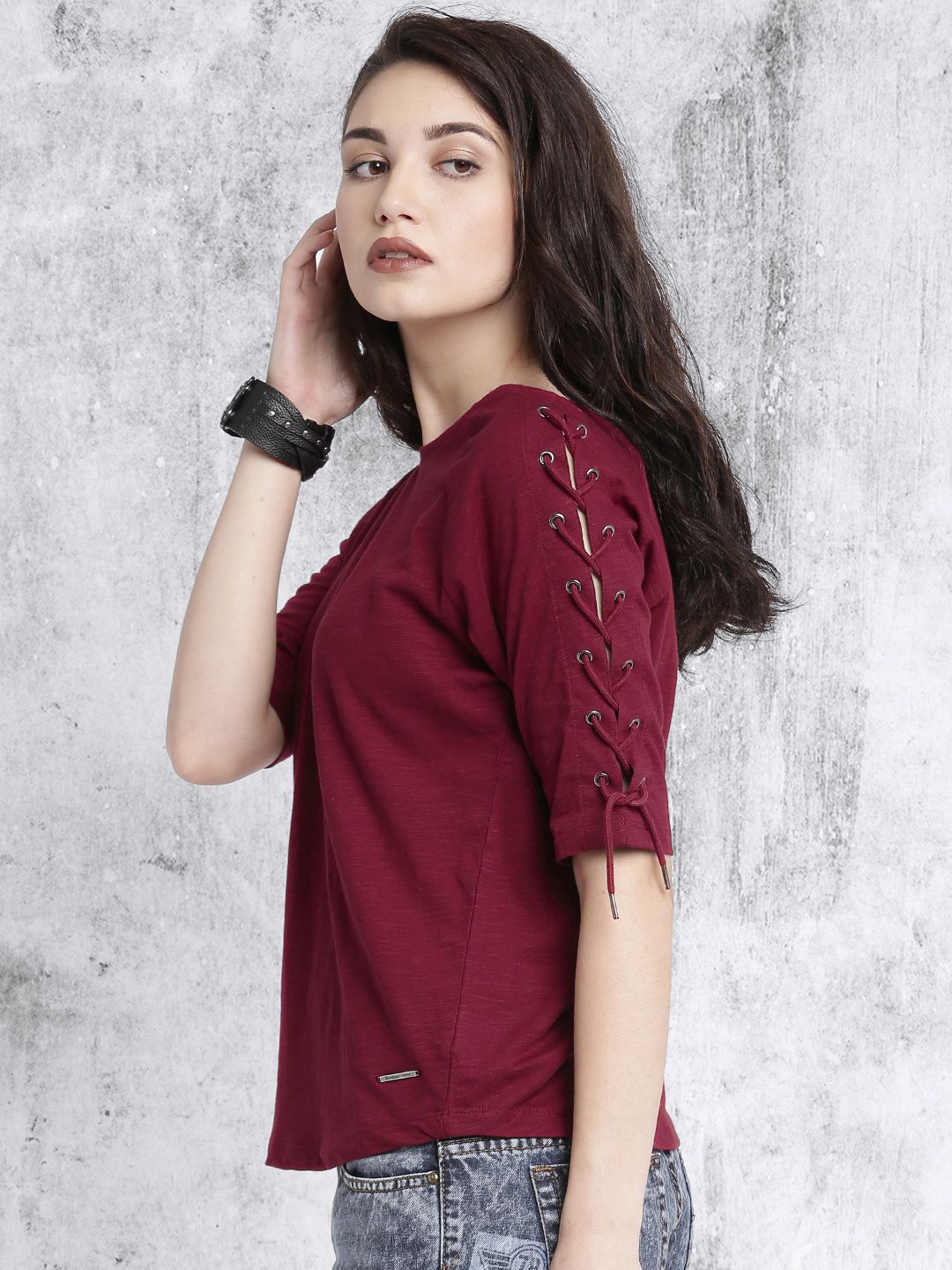 Roadster Women Burgundy Solid Round Neck T-shirt