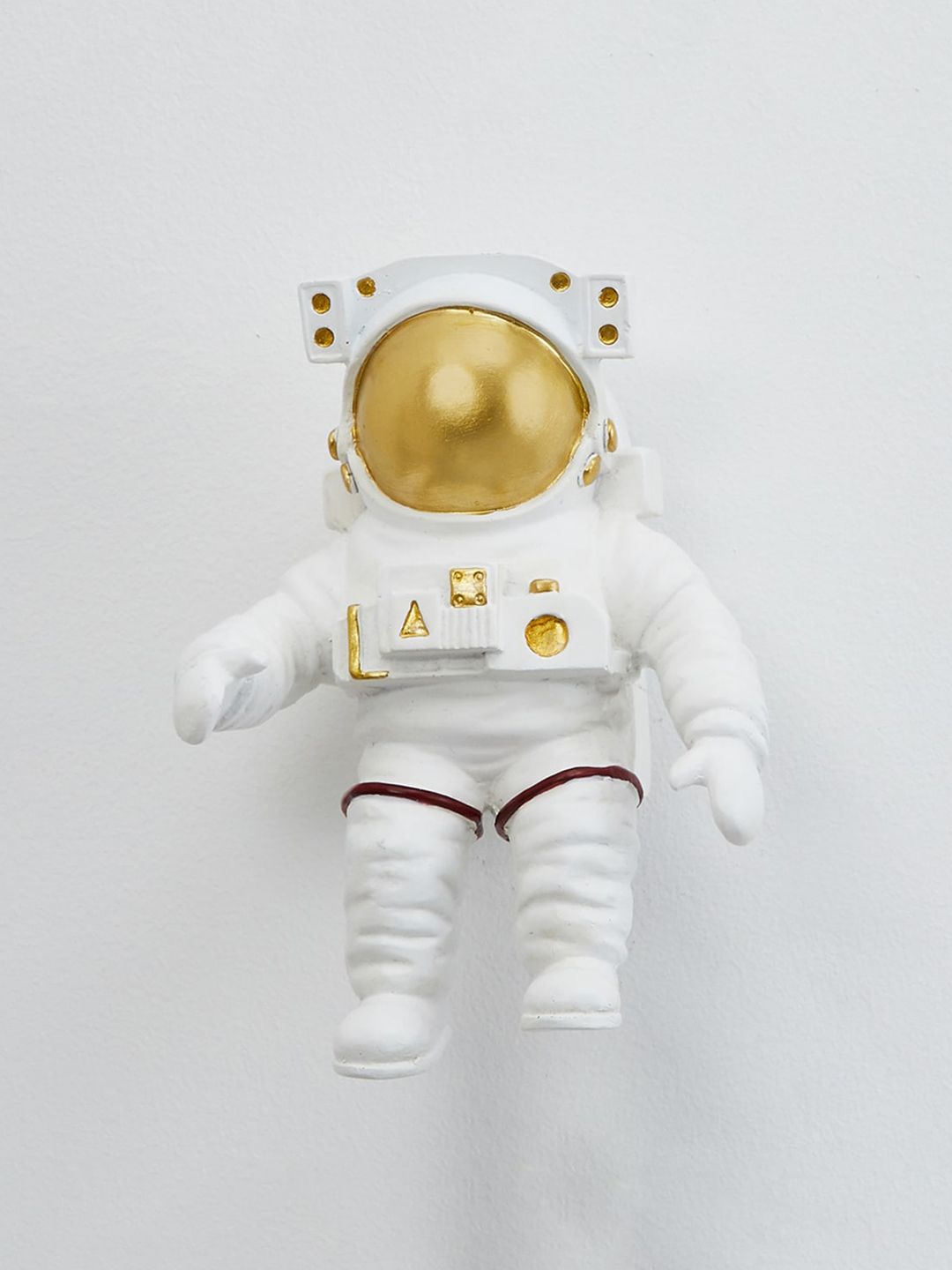 Souvenir Polyresin Astronaut Wall Hanging Figurine Price in India