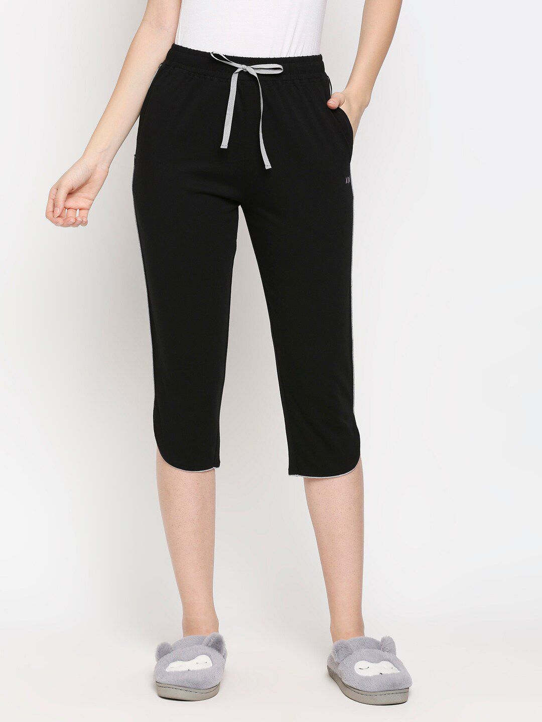 XIN Women Black Solid Cotton Lounge Pants Price in India